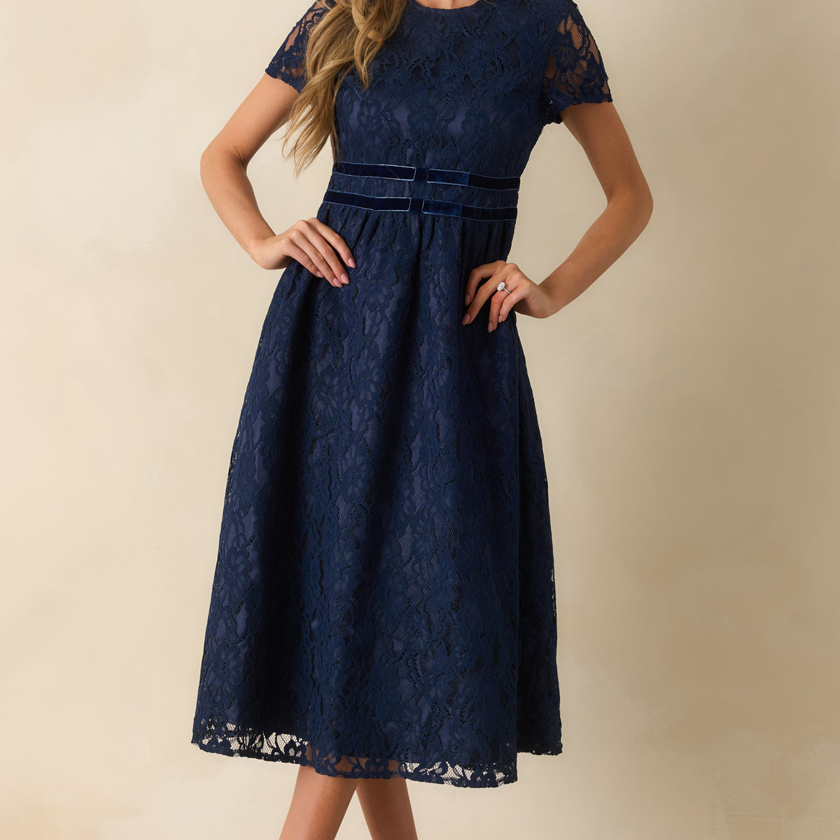 formal western wedding guest dresses outfit inspo #westernfashion #weddingguestdress #westernwedding #weddingguestoutfit #westernchic How to Nail Western Wedding