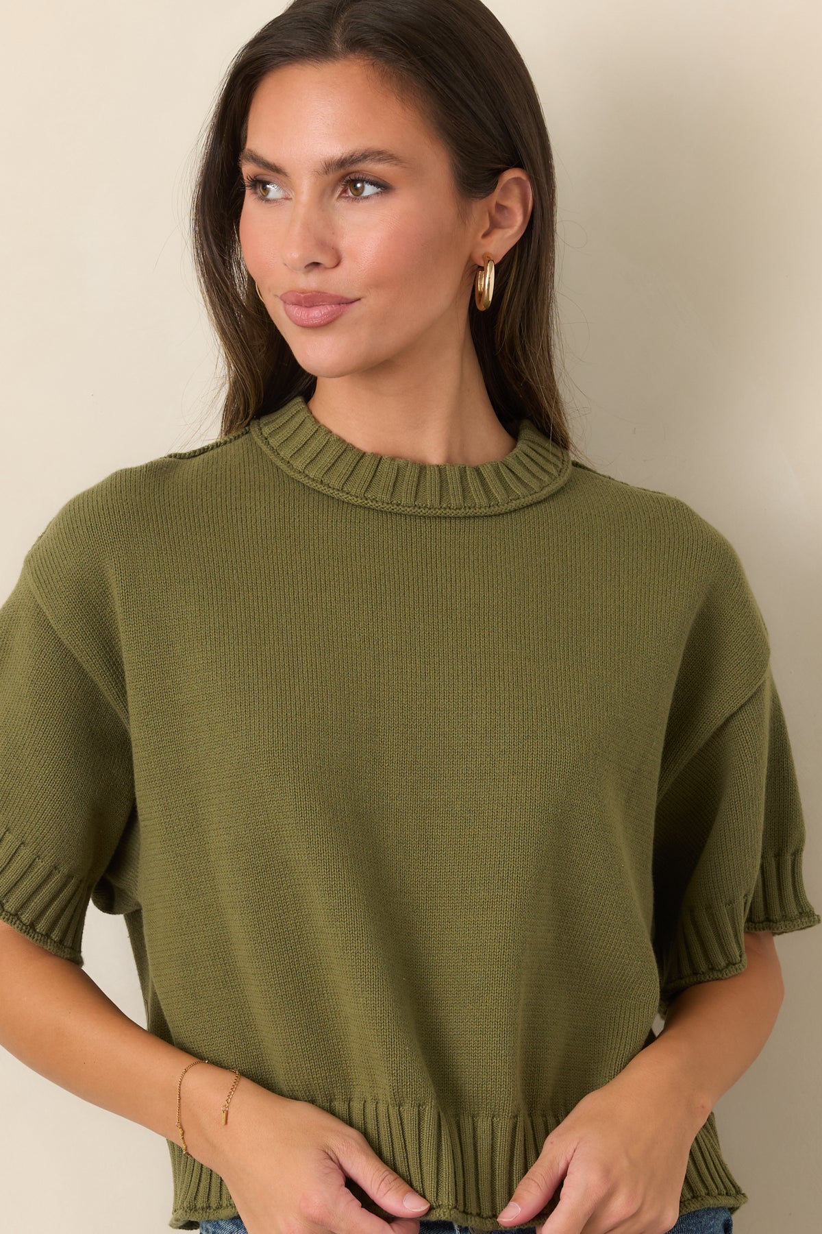 Relaxed cotton top with a boxy cut, short sleeves, and contrasting chunky ribbed trim.