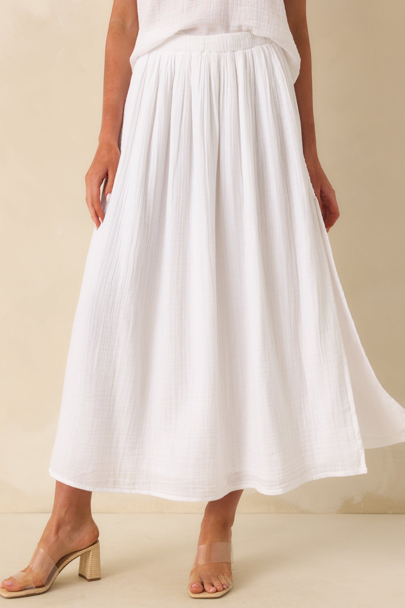 Z Supply Reina Airy Gauze Midi Skirt In White Cotton | Red Dress