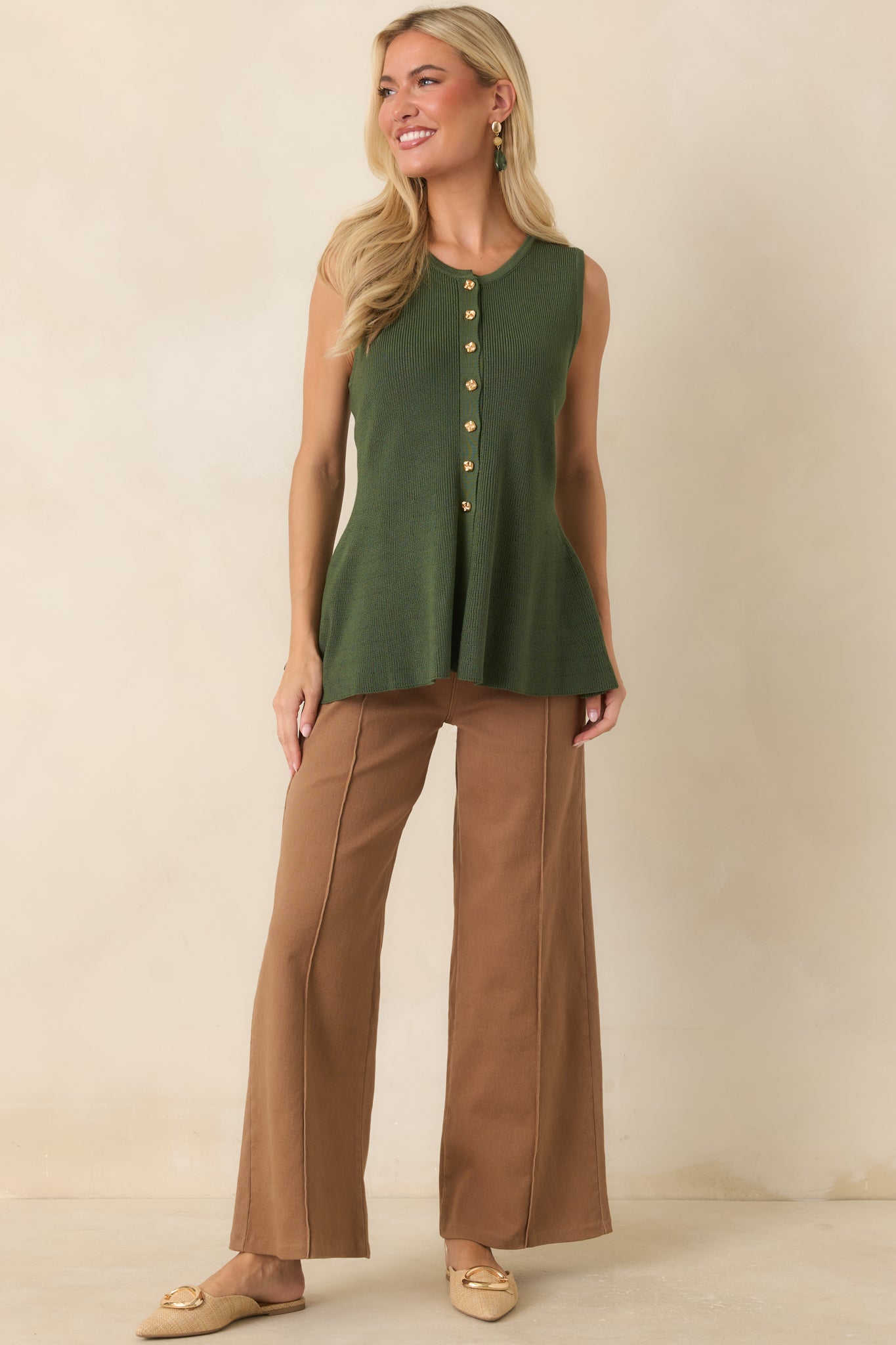 Stretch cotton blend pants showcasing a streamlined front pleat design, comfortable waistband, and versatile everyday style.
