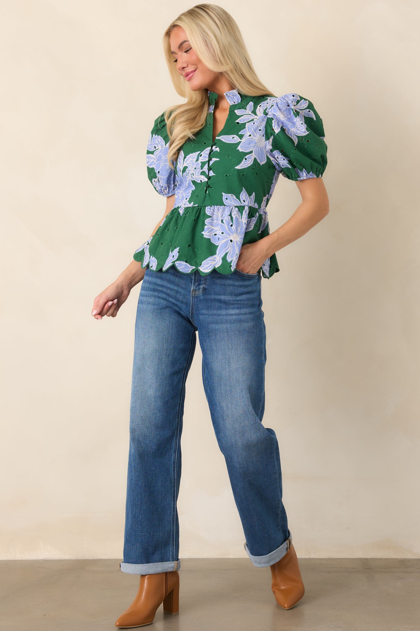 Versatile denim jeans featuring a softly faded finish, flexible cotton-blend construction, functional pockets, belt loops, and a secure button-and-zip closure.