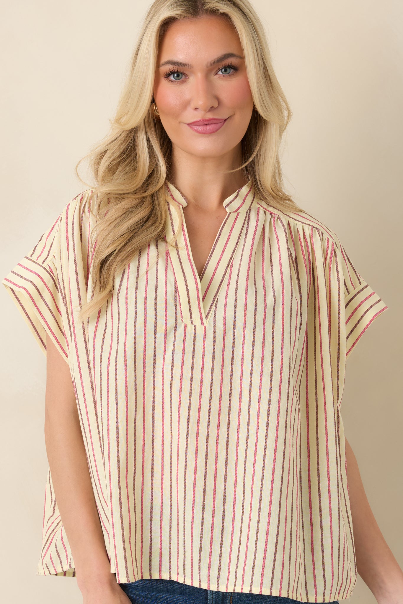 Top highlighting soft structure and easy, airy silhouette.