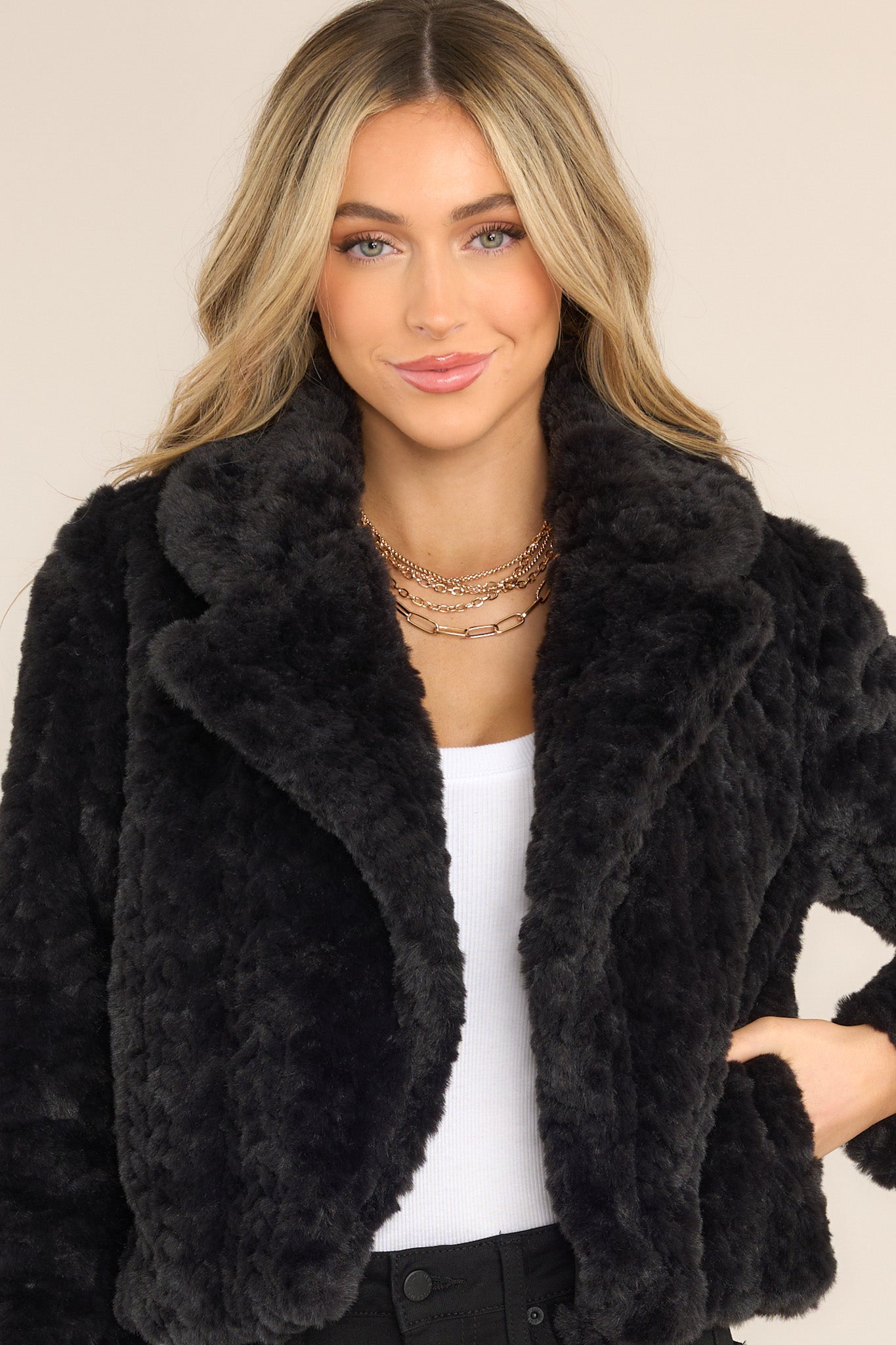 Women Black Front Pocket Faux Fur Jacket