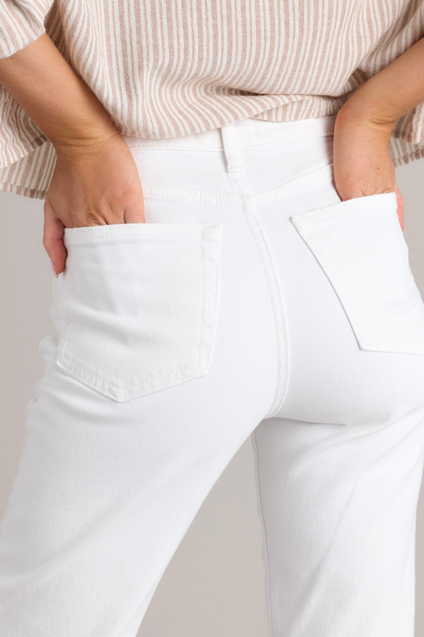 Amanda | Cropped Straight Jeans main image 0