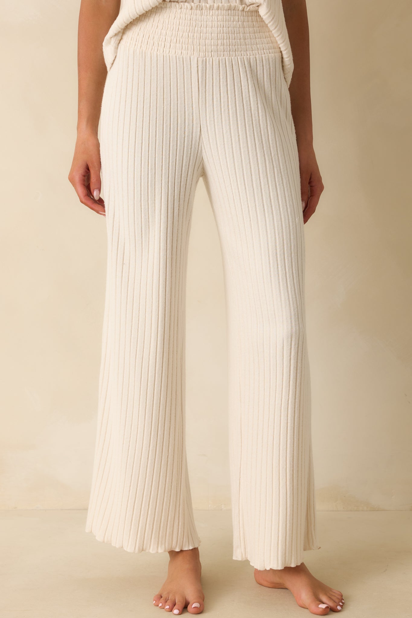Silky rib pants with a soft feel and easy, flowing fit.