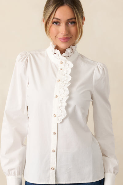 white-ruffle-collar-eyelet-