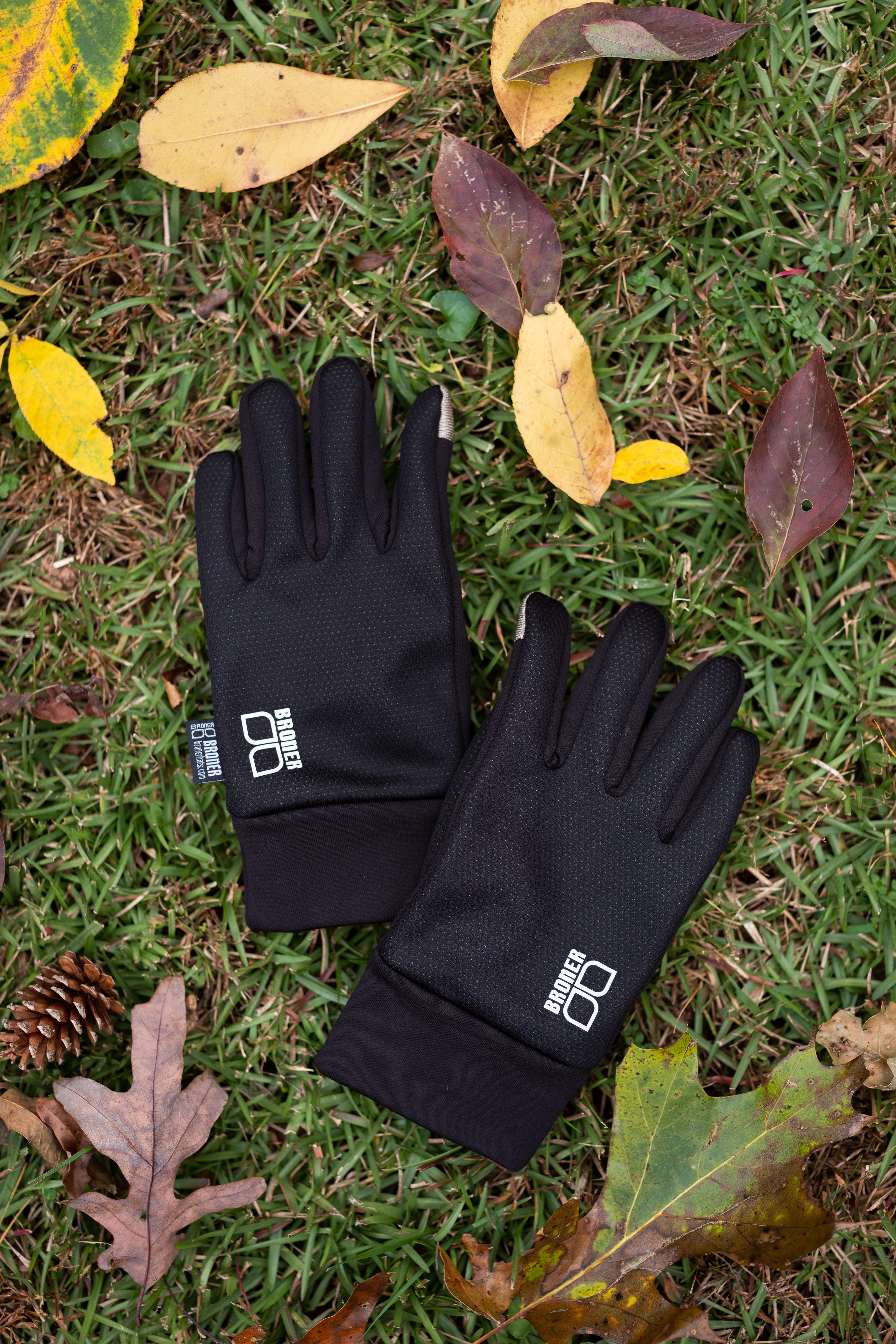 4 Warm Touch Black Gloves at reddress.com
