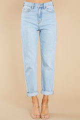 4 Every Weekend Light Wash Straight Jeans at reddress.com