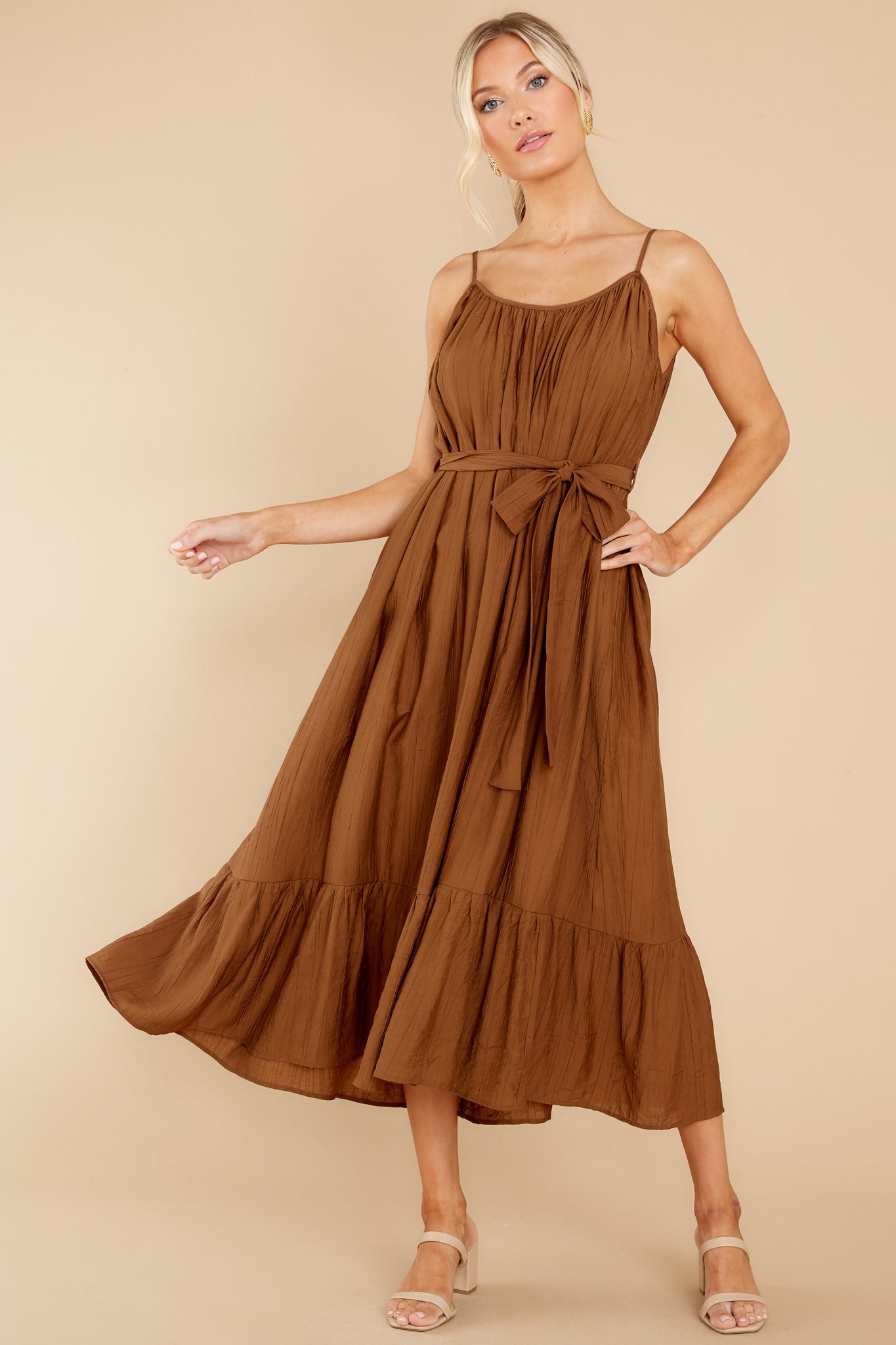 8 Undeniably Beautiful Cinnamon Midi Dress at reddress.com