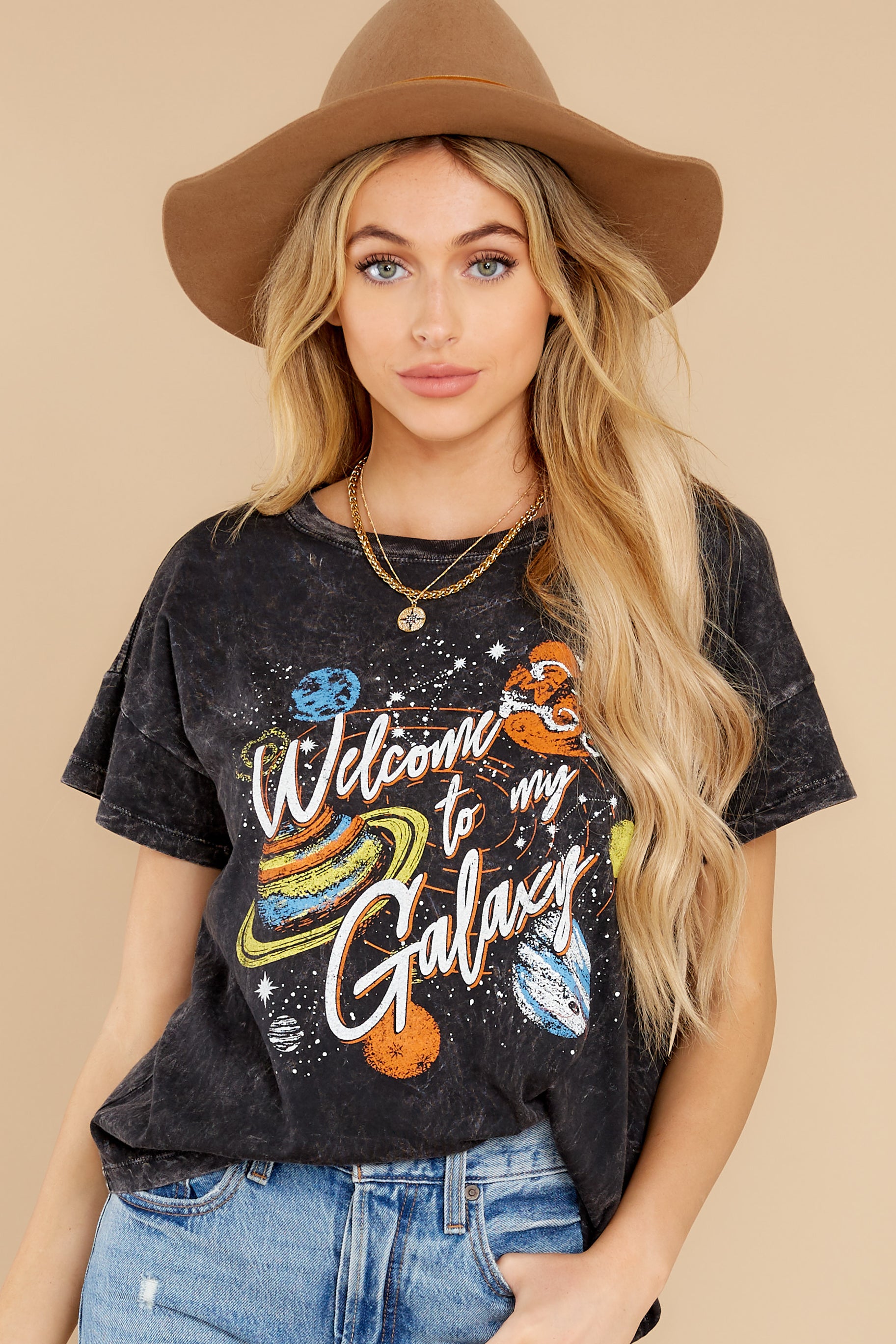 6 Welcome To My Galaxy Charcoal Tee at reddress.com