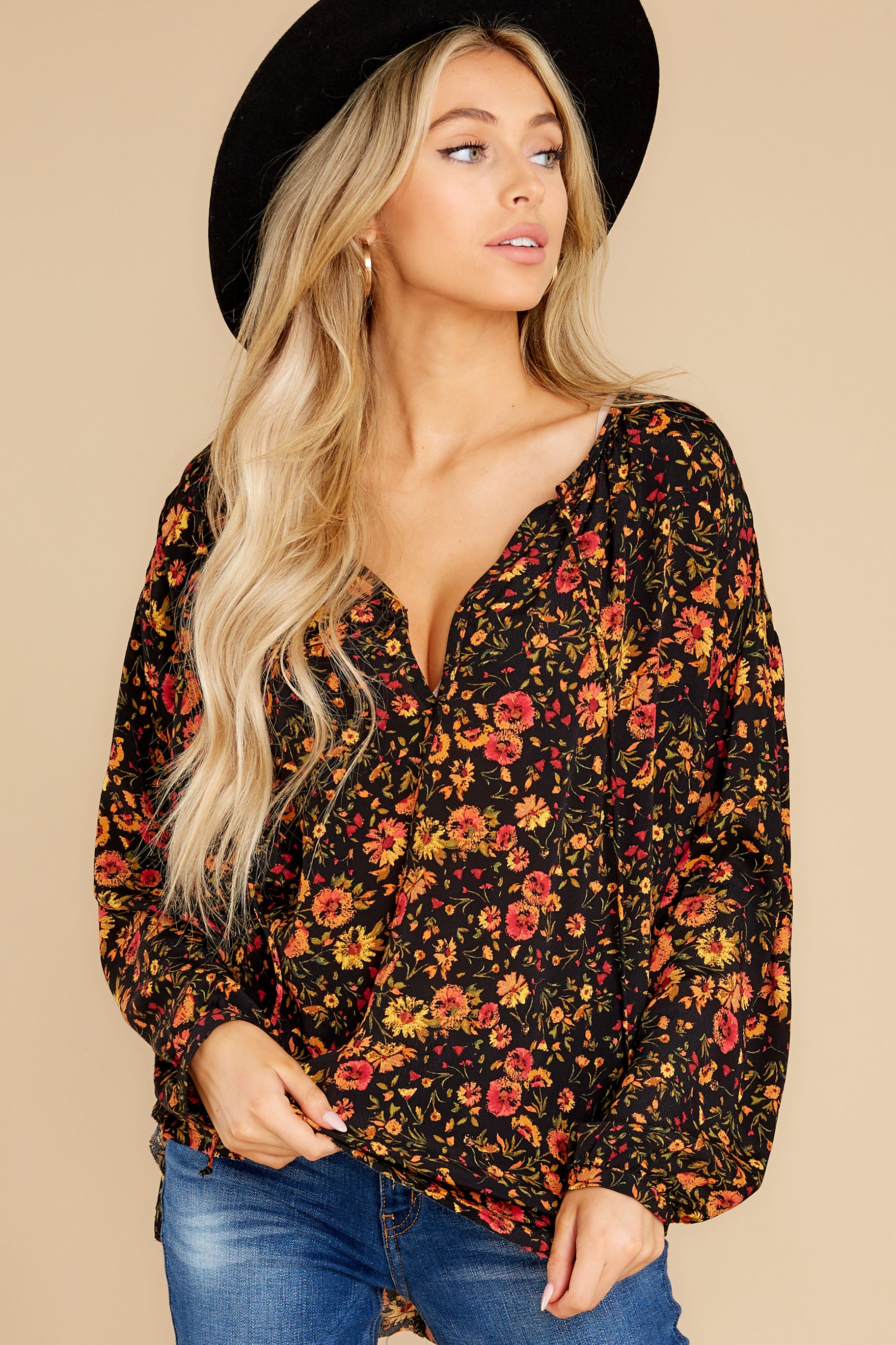 8 Scenic Drive Home Black And Rust Floral Print Top at reddress.com