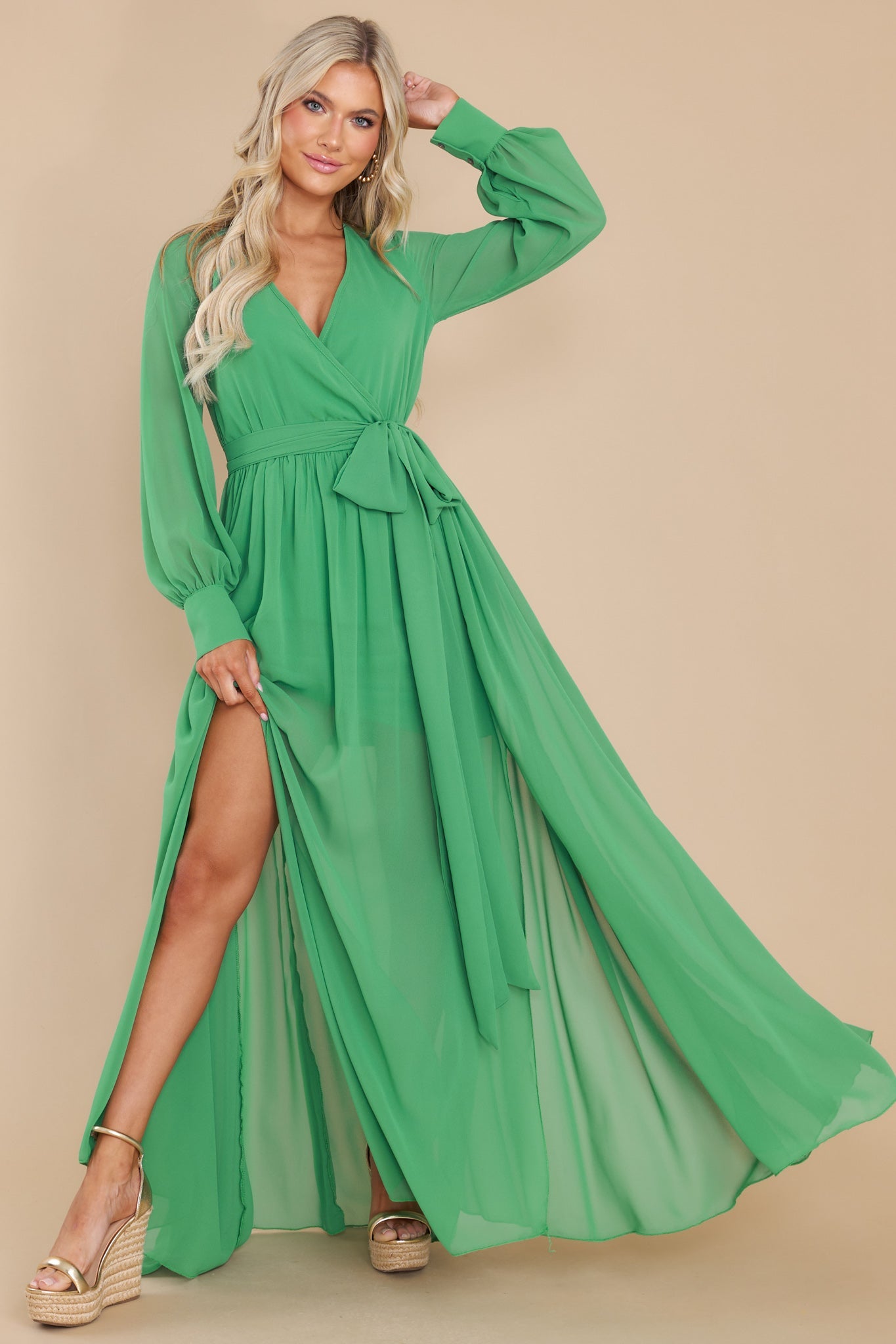 https://www.reddress.com/cdn/shop/products/hard-to-impress-green-maxi-dress-883052.jpg?v=1686084025