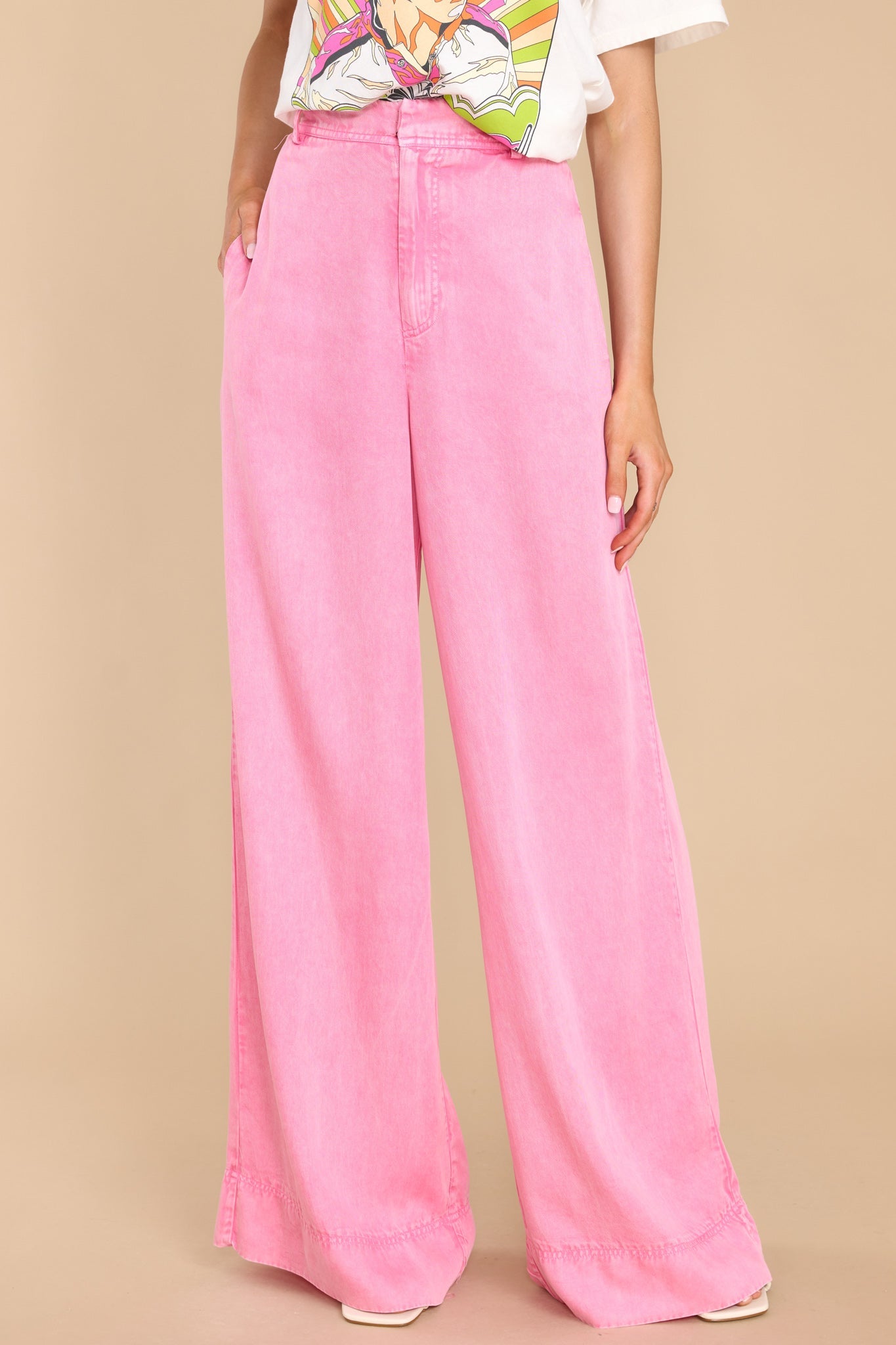https://www.reddress.com/cdn/shop/products/incredible-love-pink-pants-403520.jpg?v=1686084336